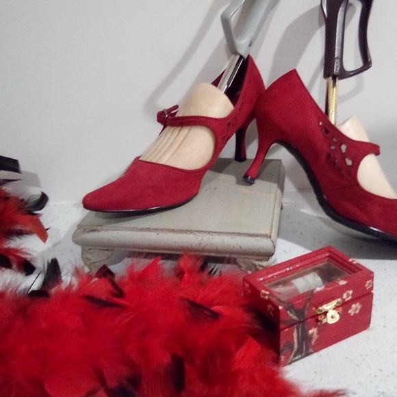 Predictions Lipstick Red Point Toe Kitten Heel Maryjanes - Picture 8 of 16